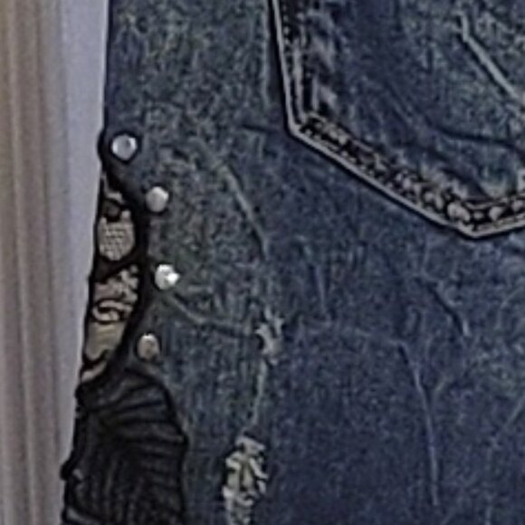 ✨NWT✨ ZARA trf High-Waist Distressed Jeans - Lace/Rhinestones/Pearls - Picture 8 of 16